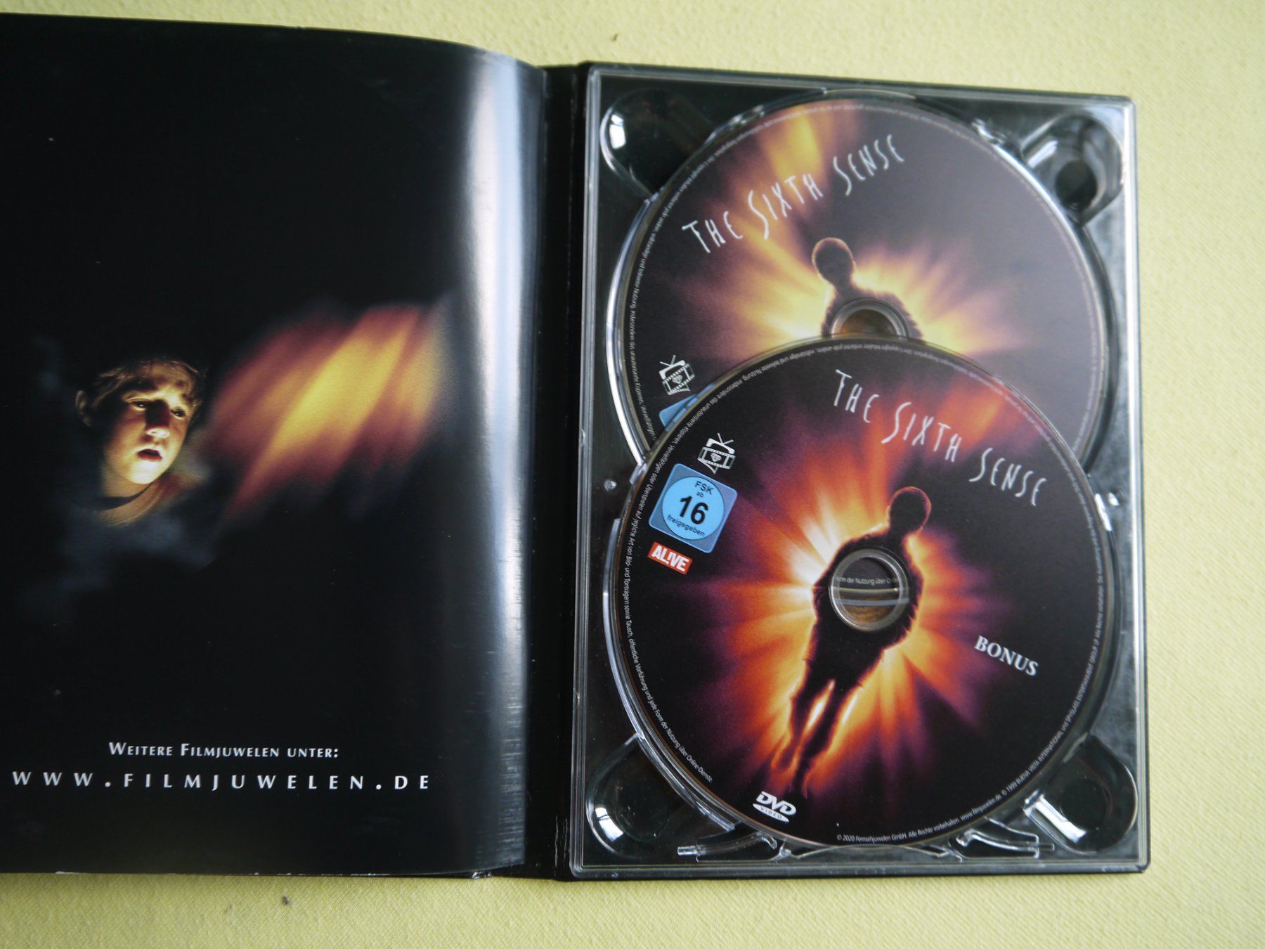 Tutti i DVDs: THE SIXTH SENSE - Mediabook - Bruce Willis – Usato da Hagendorn venduto da Blaf 2