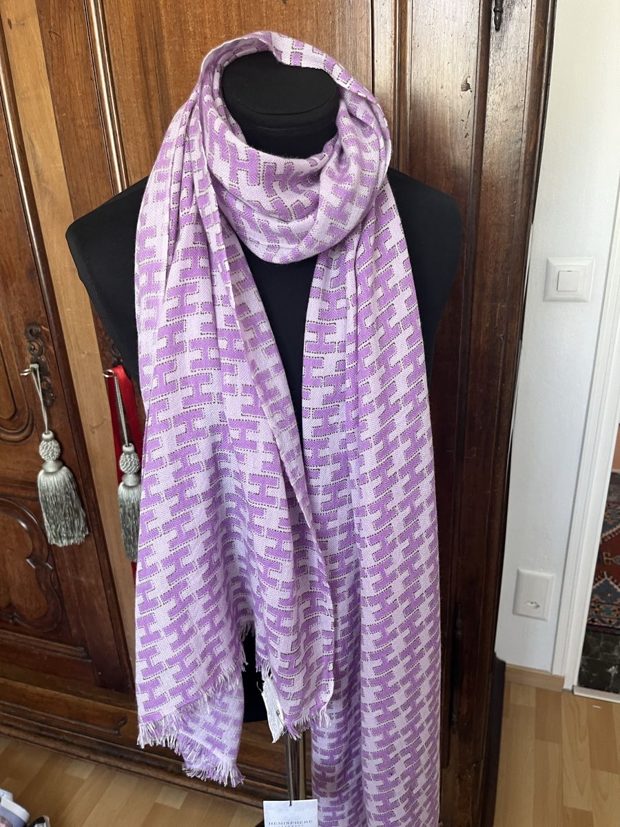 Hemisphere Foulard & Sciarpe: NEUE Hémisphère pascmina in cachemire – Nuovo e nell'imballaggio originale da Locarno venduto da cichita