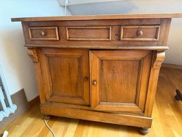 Commode ancienne en bois plein