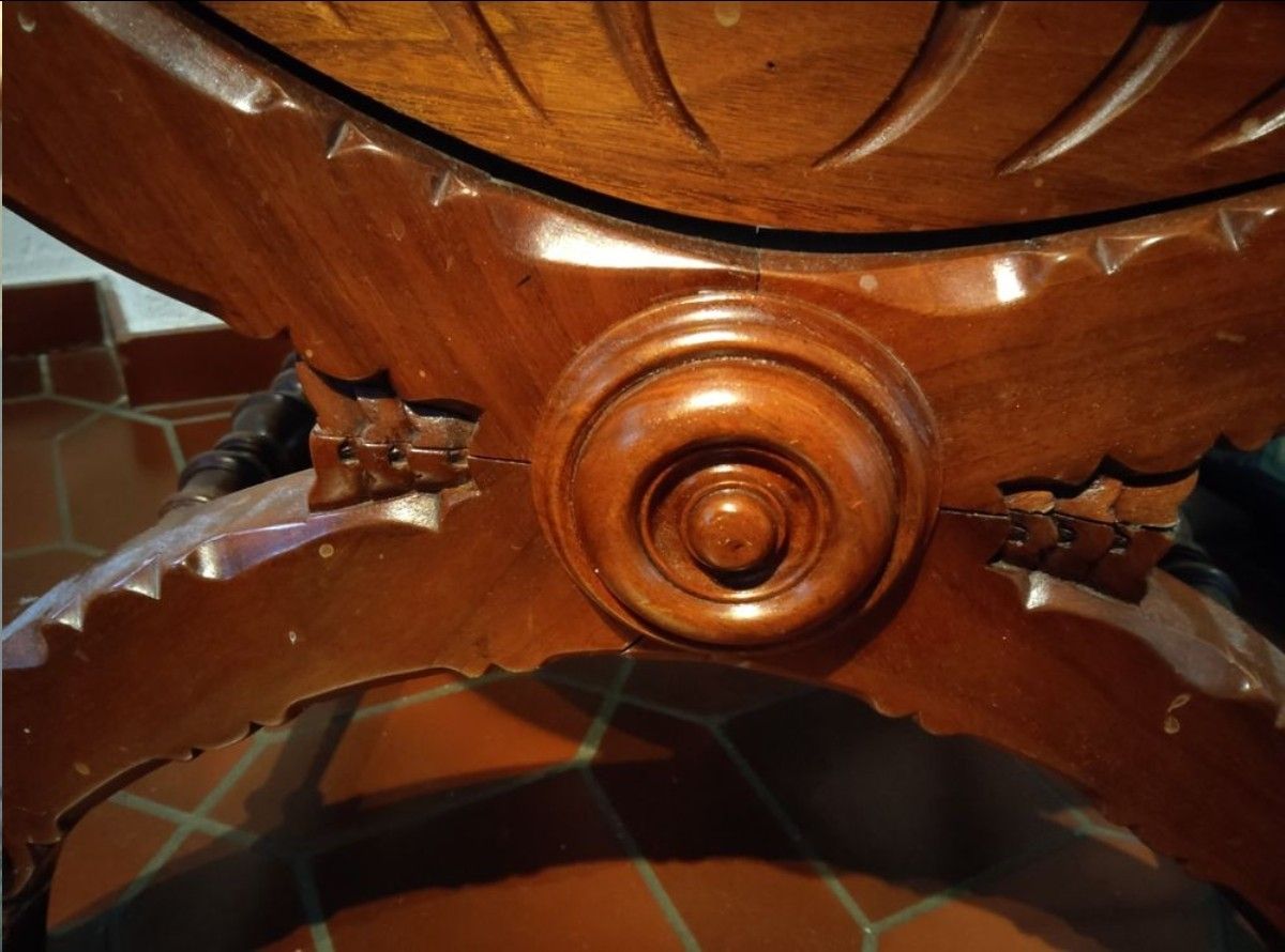 Poltrone: Antiker Holzstuhl mit Drachenmotiv – Usato da Gebertingen venduto da Leshek 4