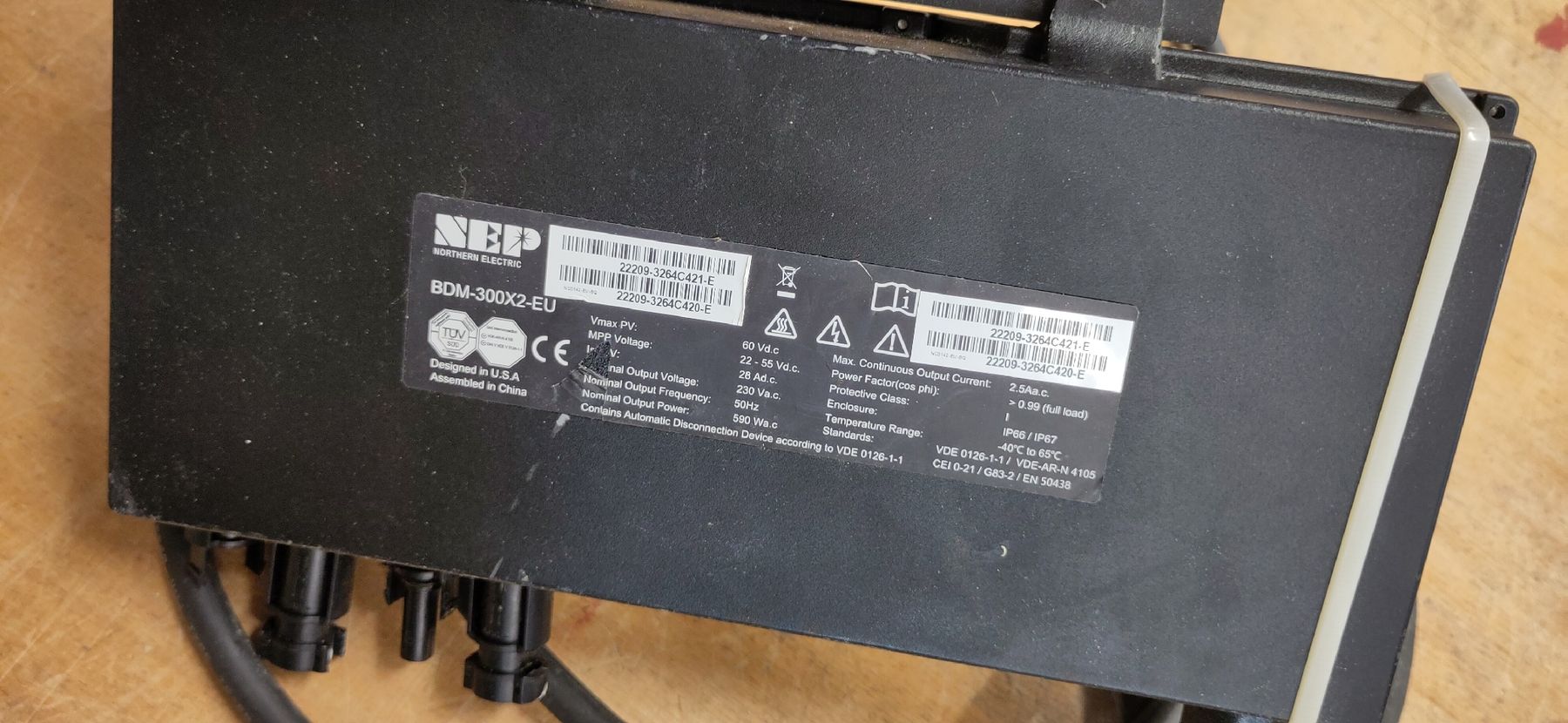 Hoymiles Wechselrichter: NEP BDM-300X2-EU Solar Wechselrichter – Defekt aus Liebefeld von robi15blue 3