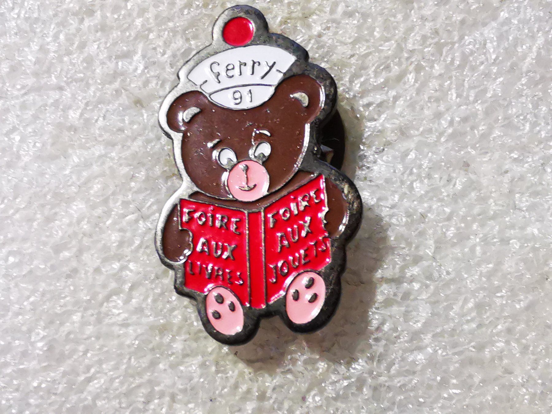 Placchette & Badge: Ansteckpin 88: Ferry 91 Teddybär – Usato da Oppligen venduto da Pin-Fall-Shop