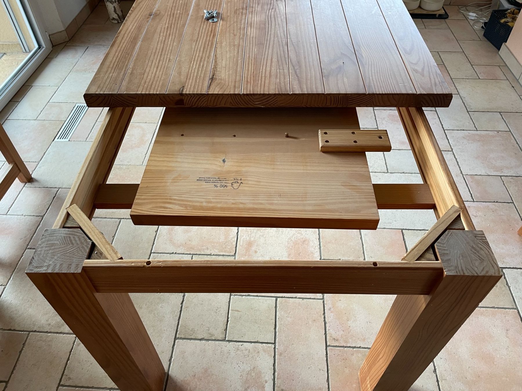 Set de table et chaises: Table à manger extensible + 6 chaises – D'occasion à Châtillon par cristeg 5