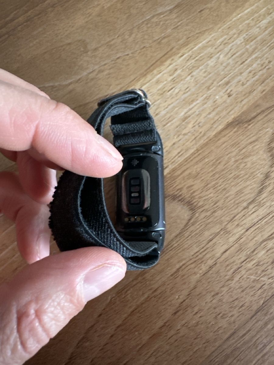 Fitbit Smartwatch: Fit Bit Uhr  – Défectueux à Auslikon par Kaede4 2