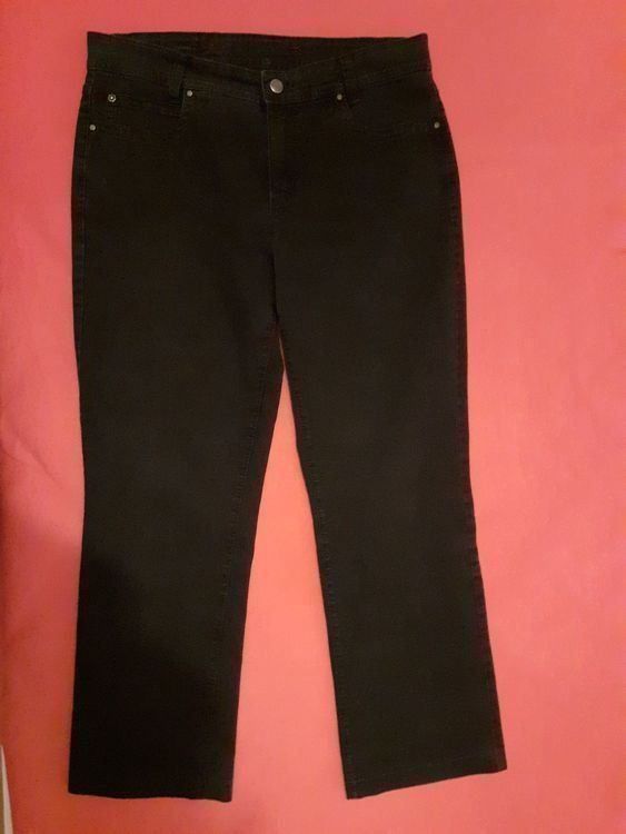Jeans: schöne schwarze Jeans Grösse 40 – Gebraucht aus wolfertswil von februartag