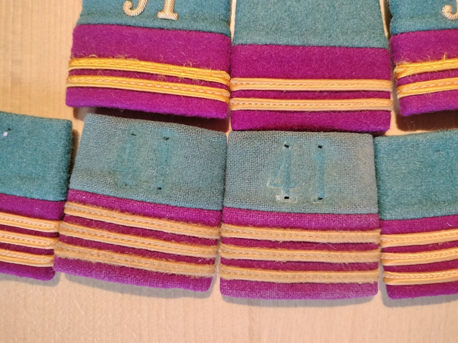 Schweizer Armee Uniformen: Schweizer Armee Militär Uniform Schulterpatten – Gebraucht aus Schwanden Sigrisw von cadieux71 1