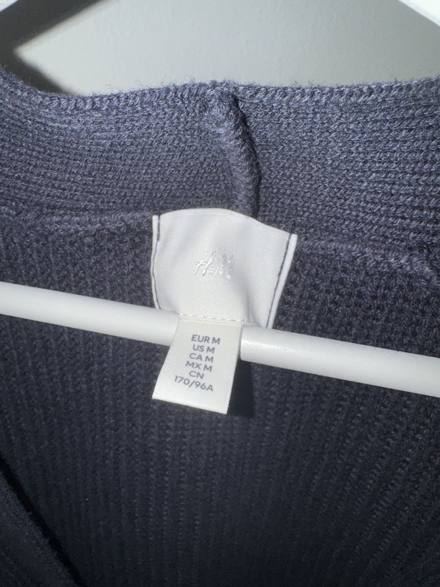 H&M Gilet & Giacche senza maniche: Strickweste dunkelblau Grösse M neuwertig – Usato da Zürich venduto da s.o13 2