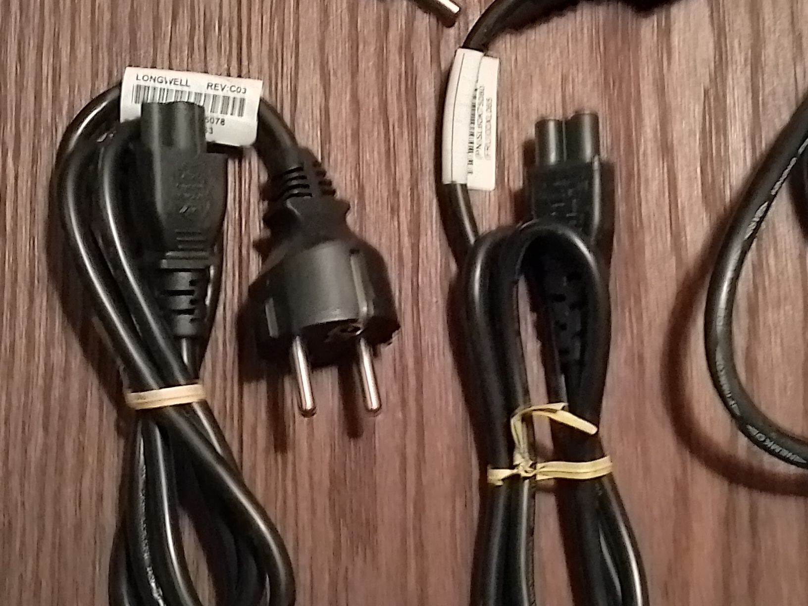 Cavi: Kaltgeräte und Notebook Kabel. – Usato da Erlinsbach venduto da Yanny 2