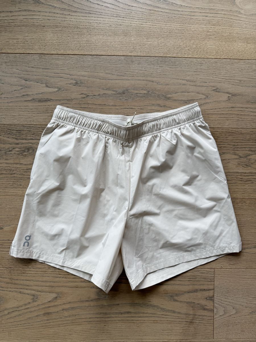Pantaloni: On 5” Core Shorts Damen Grösse M – Nuovo e nell'imballaggio originale da Zürich venduto da z00mie 1