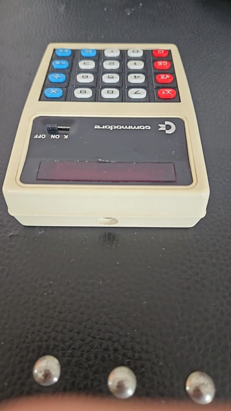 Commodore Calcolatrici tascabili: Commodore Vintage Taschenrechner mit dot Matrix LED anzeige – Difettoso da Mauren TG venduto da xkr1998 6