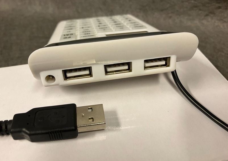 Calcolatrici tascabili: USB-Calculator mit je 3 USB  ab 1.- NEU – Nuovo e nell'imballaggio originale da Plaffeien venduto da Rena88 2
