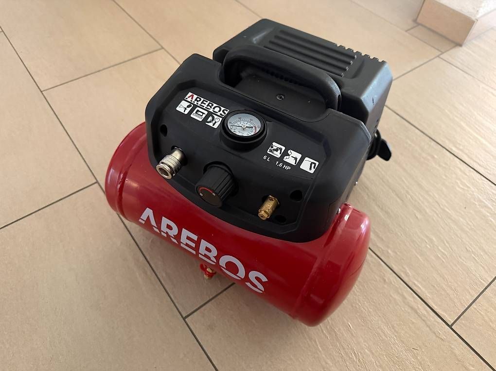 Compressori: Aerobos Luftkompressor - 8 bar, 6 l Tank – Usato da Weite venduto da rickBAT