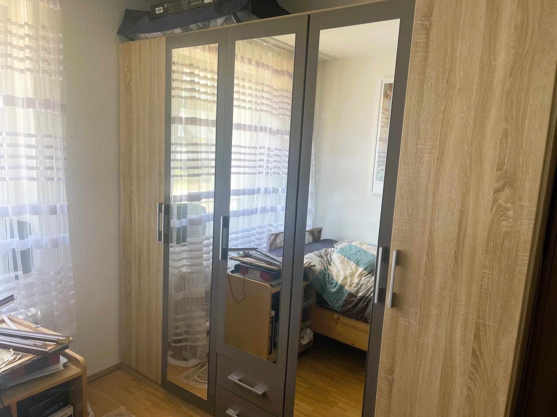 Guardaroba: Kleiderschrank zum Schenken – Usato da Basel venduto da 076