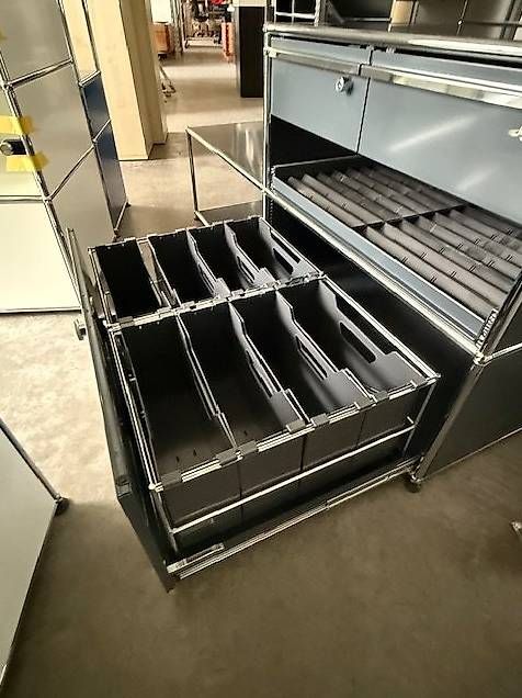 USM Cassettiere: USM Orga Möbel mit Anbau, anthrazit, gebraucht – Usato da Lenzburg venduto da Buerokonz 2