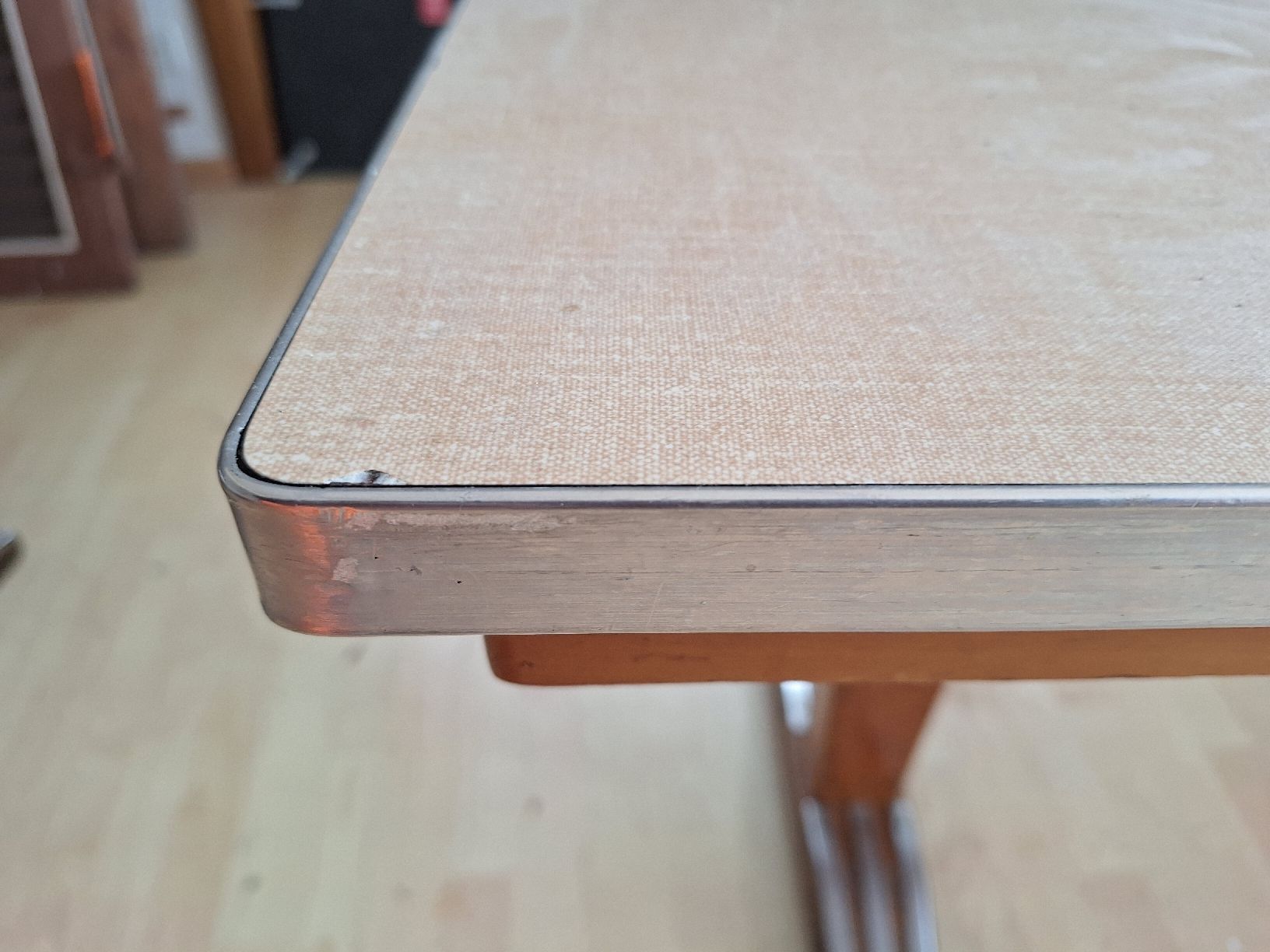 Tables: 5 massive Tische , Schweizer Produkt – D'occasion à Thun par Panter1966 5