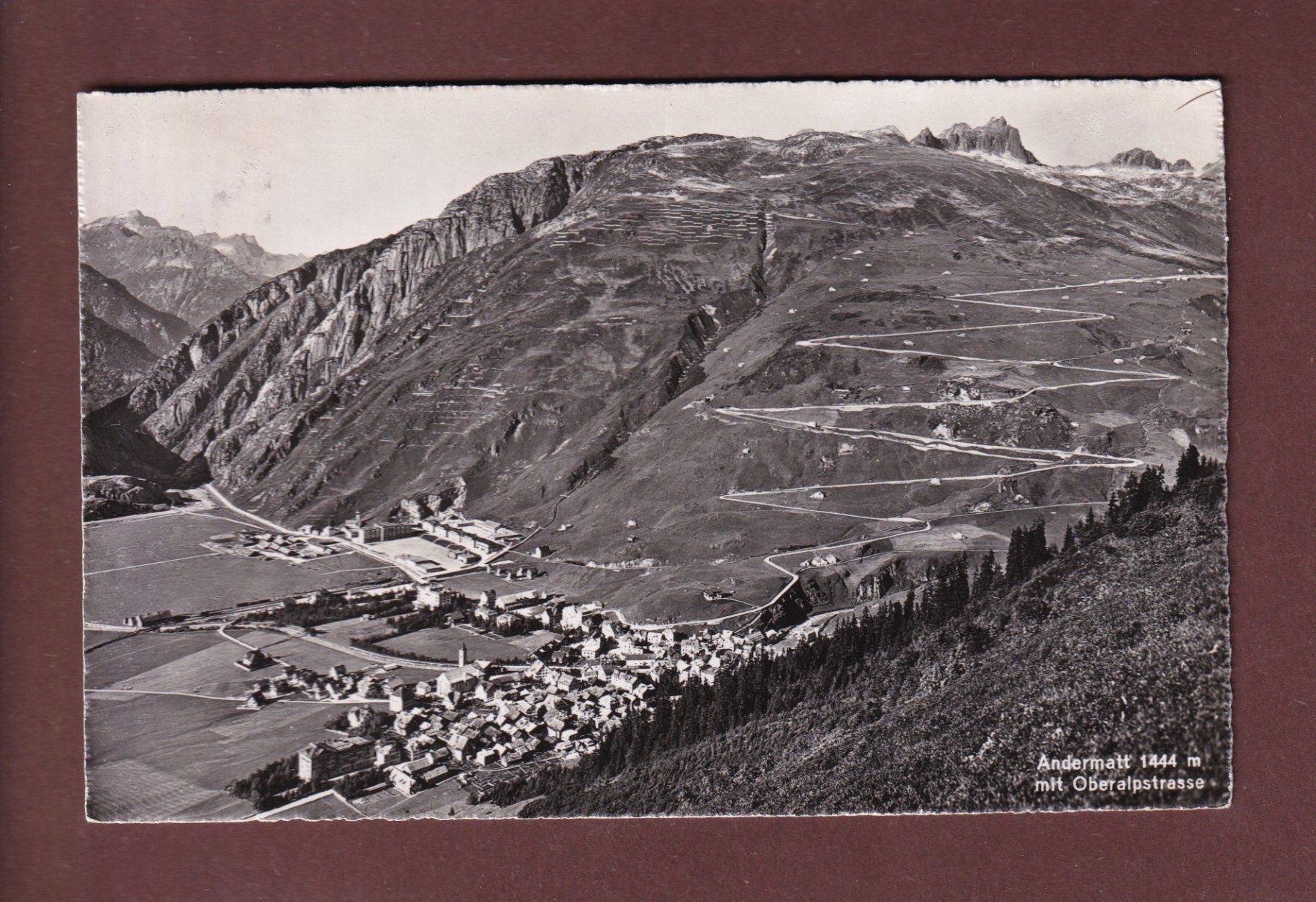 Cartoline postali: ANDERMATT mit Oberalpstrasse - 1945 – Usato da Pully venduto da nicecards-shop