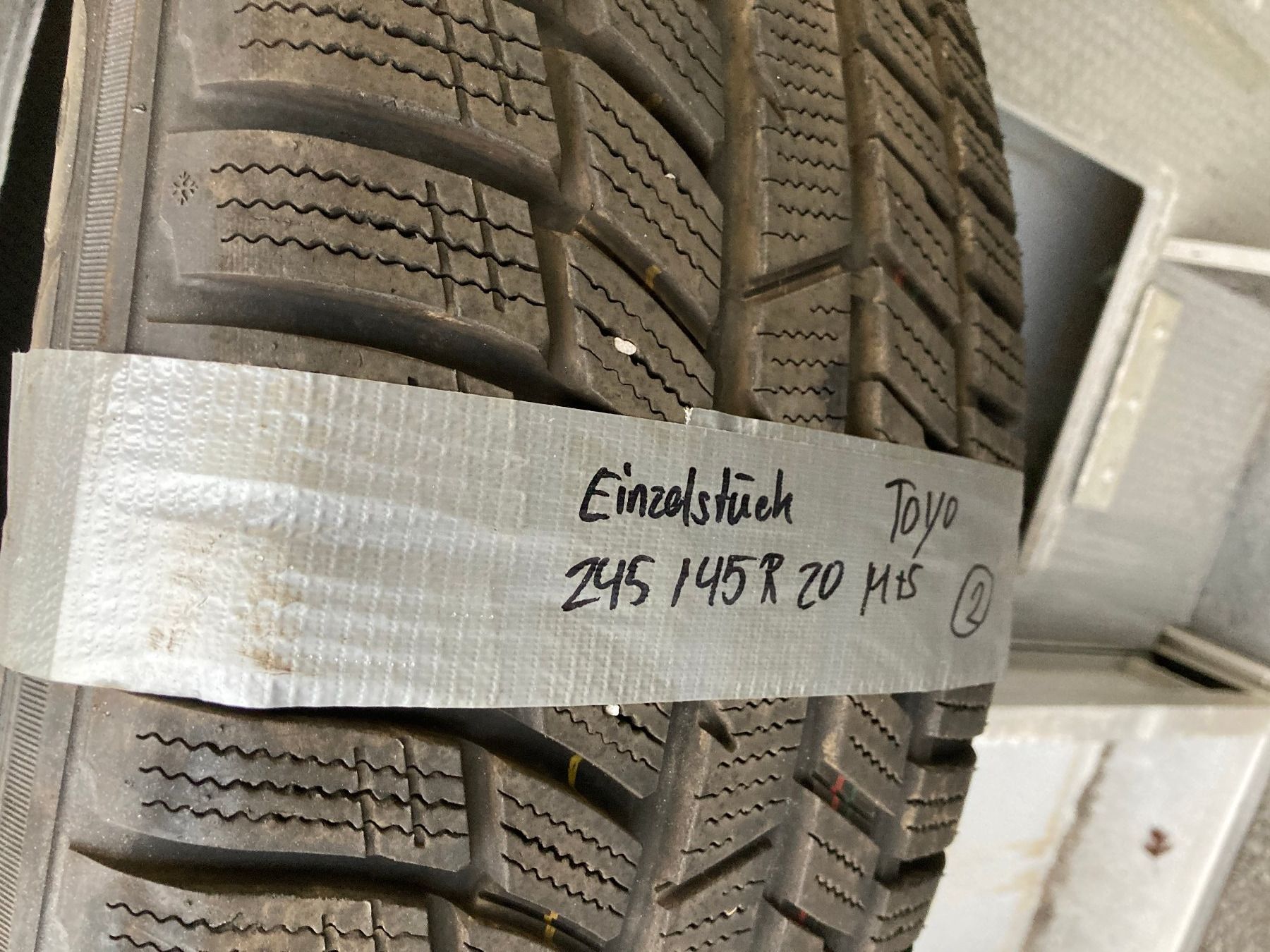 Toyo Pneumatici & Ruote complete: 245/45R20 Winterpneu – Usato da Cham venduto da WB2223 5