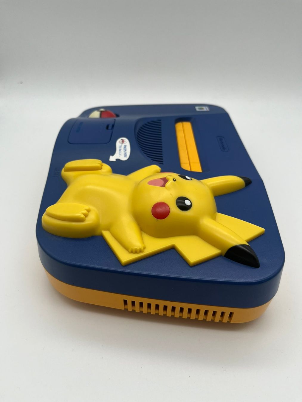 Nintendo Konsolen: Nintendo 64 Pikachu Special Edition + Controller N64 Pokemon – Gebraucht aus St. Gallen von  7