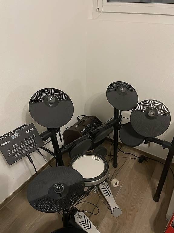 Yamaha Strumenti musicali: E-Drum Yamaha DTX482K - Schlagzeug – Usato da Kaltbrunn venduto da Francesca1983 1