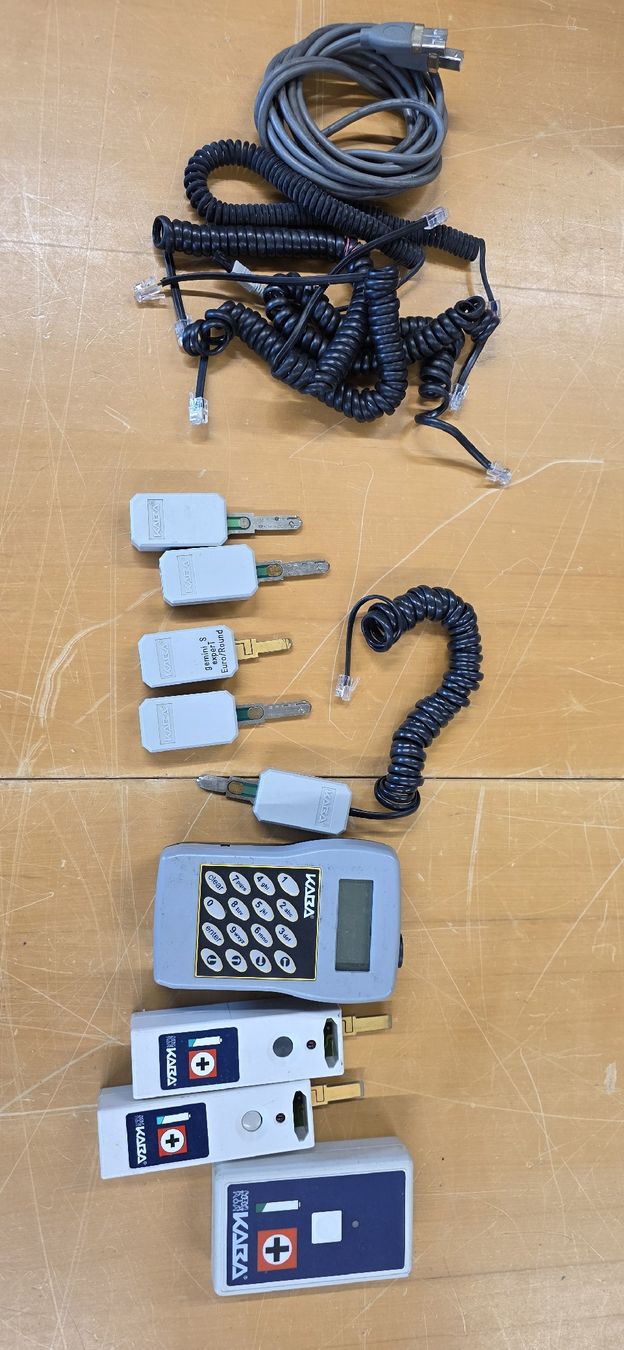 Dormakaba Composants électroniques: Programmiergeräte, Dormakaba, Keso, Theben – D'occasion à volketswil par uospiscrjemo 4