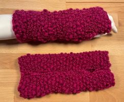 Pulswärmer 👐 mit Daumenloch - handgestrickt - NEU
