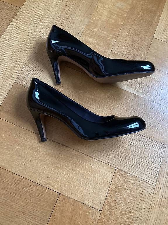 Chaussures femmes: Escarpins vernis Clarks – D'occasion à Lausanne par ste_6cmk 1