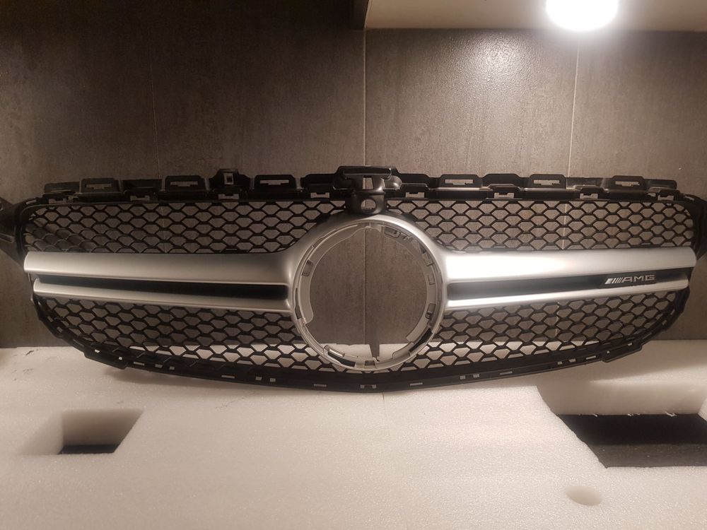 Grille calandre Mercedes AMG (Neu (gemäss Beschreibung)) in Essertes ...