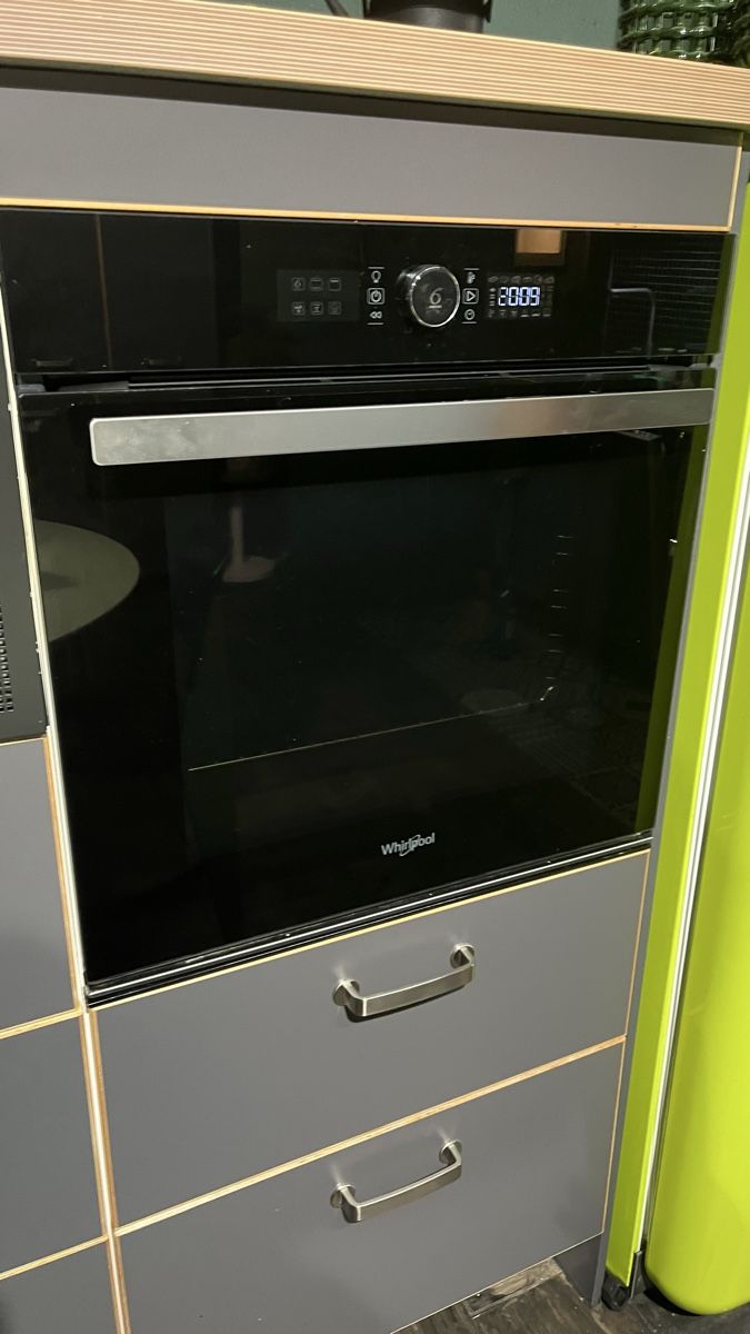 Whirlpool Fours: Four encastrable Whirlpool FXTM6 – D'occasion à Corserey par Zreik82