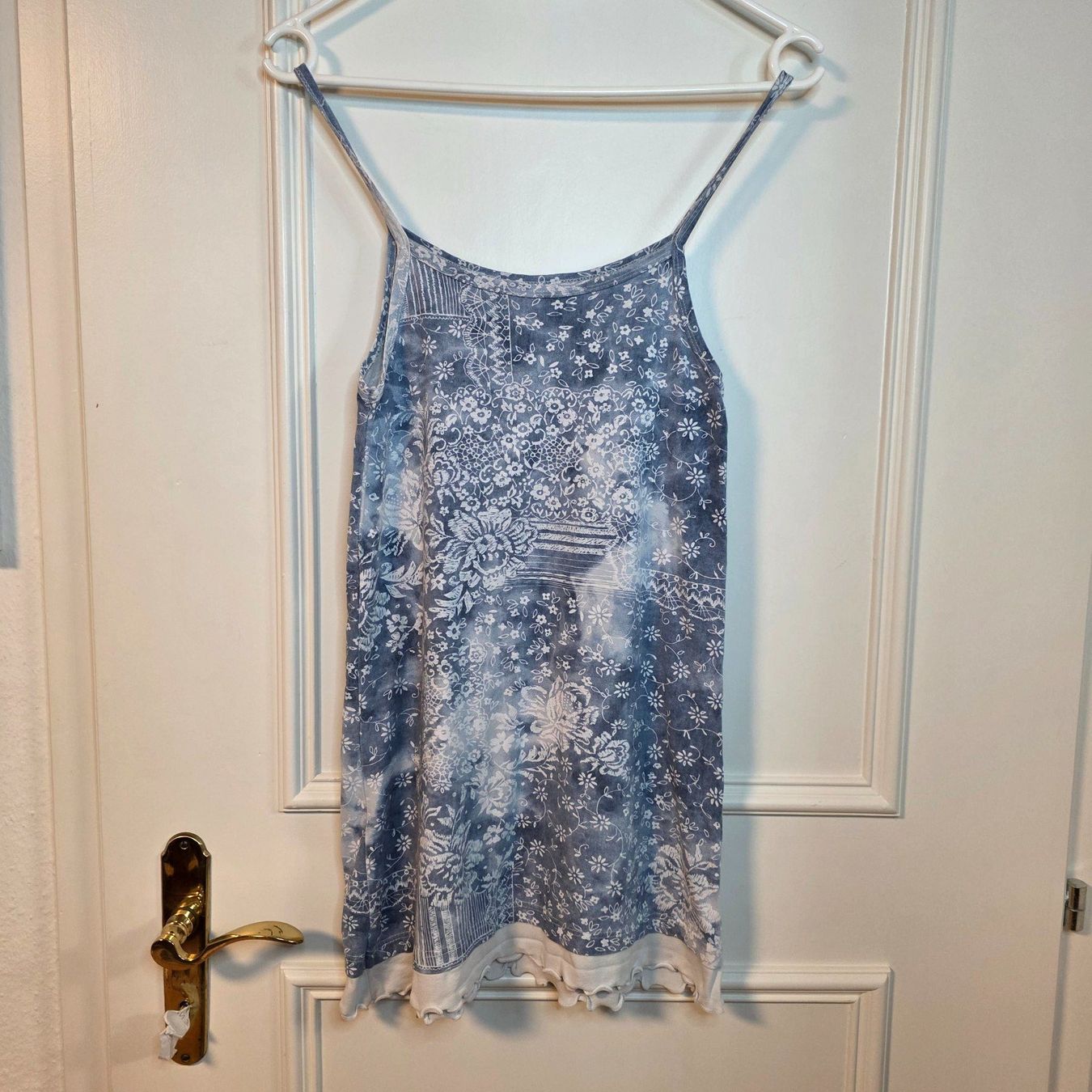 Tops: Längeres Top Gr. M Hellblau Print – Gebraucht aus Wald ZH von CapLux 2