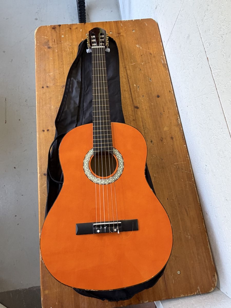 Strumenti musicali: Konzertgitarre mit Tasche – Usato da Gurmels venduto da SwissShop21 3