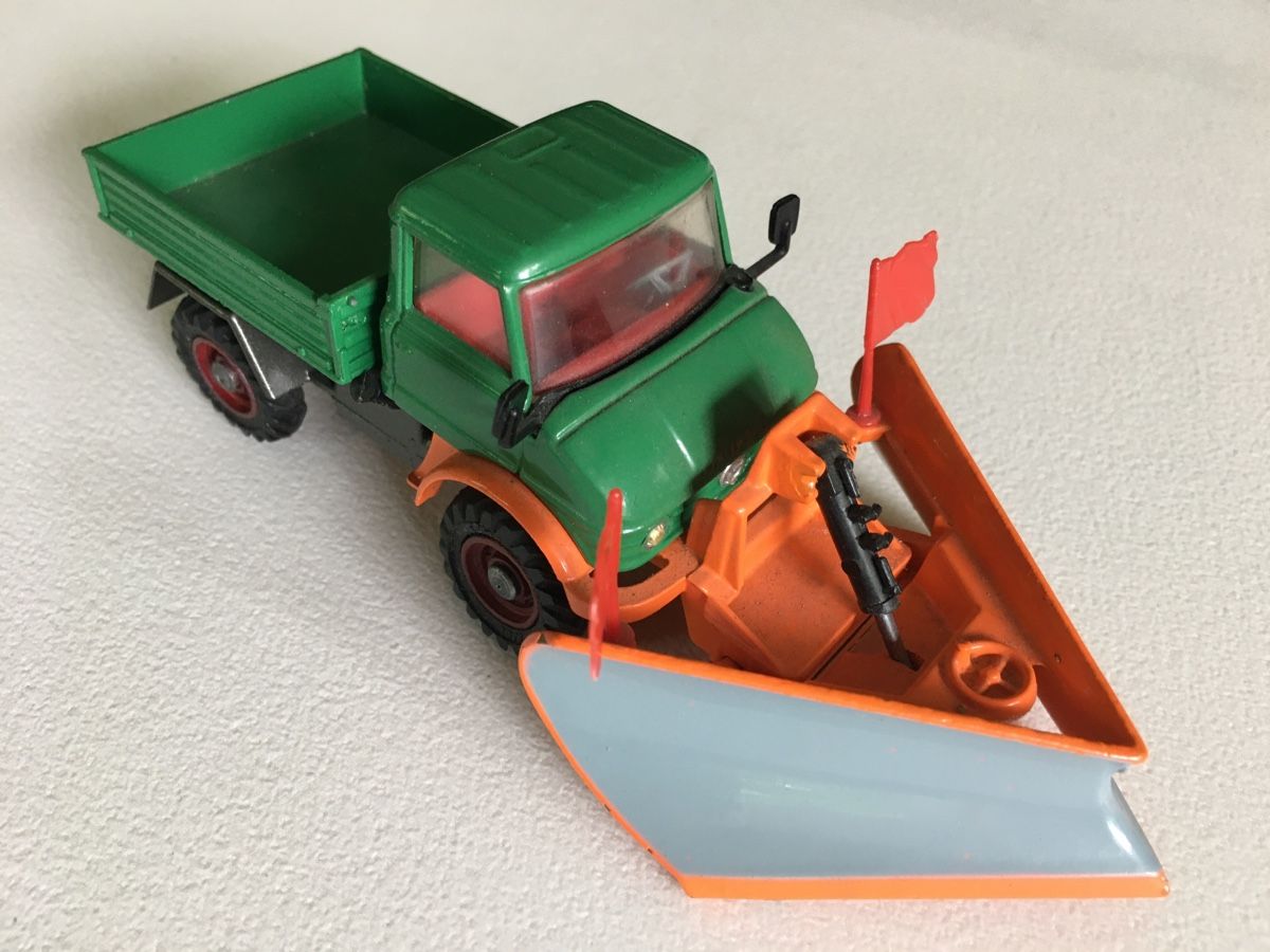 Corgi Toys Modellini d'auto: Corgi Unimog Schneepflug – Usato da Grellingen venduto da Toyhamster