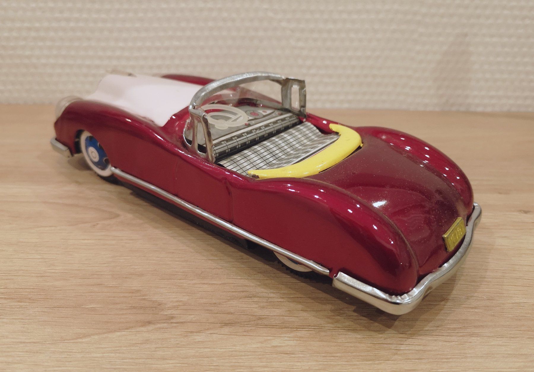 Modellini d'auto: altes Blechauto mit originaler Verpackung – Nuovo e nell'imballaggio originale da Niederbipp venduto da kevintifu20 2