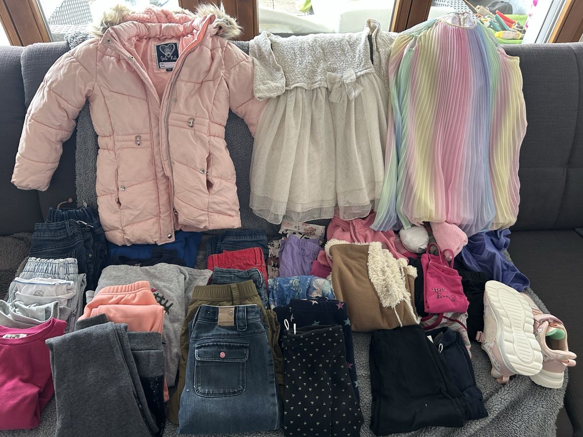 Kleiderpakete & -sets: Grosses Kinderkleider-Paket Mädchen  – Gebraucht aus Schötz von Maumau83