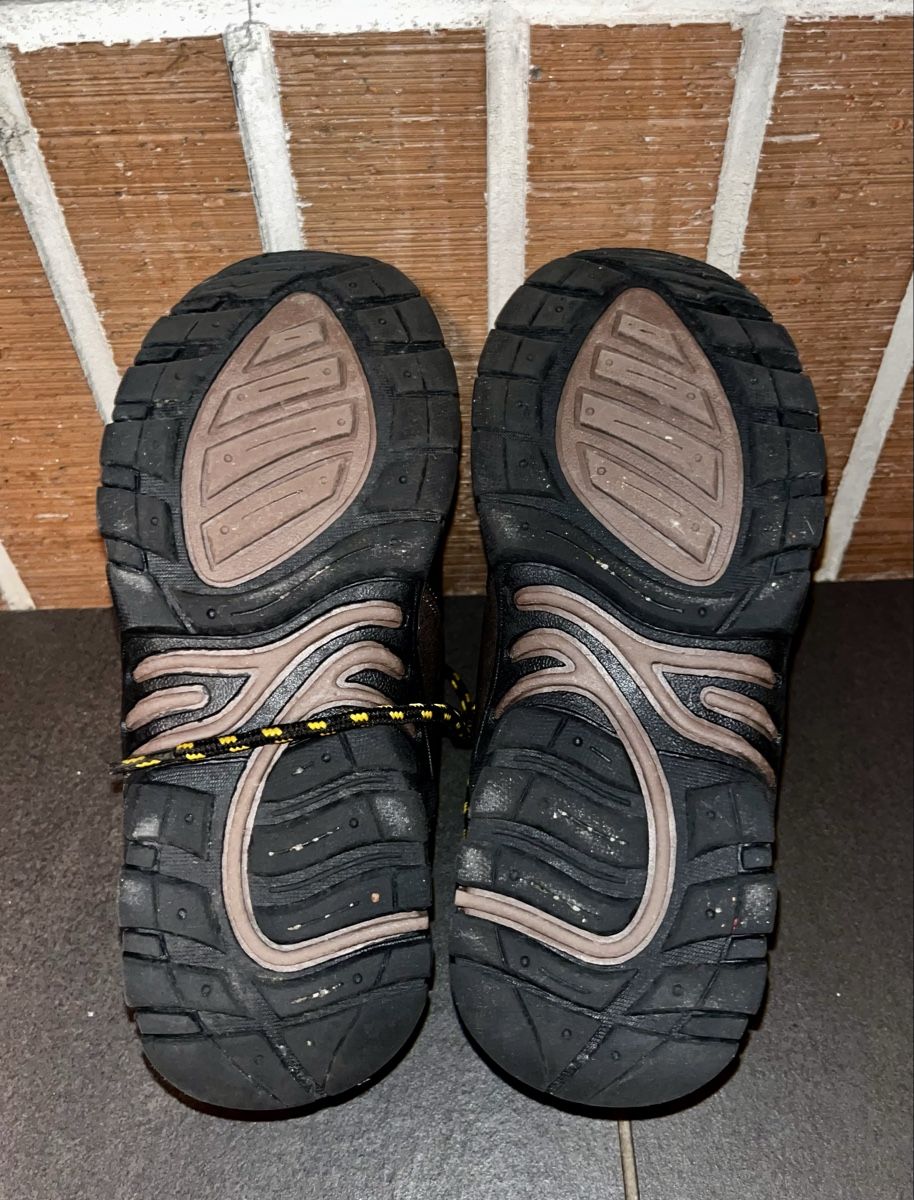 Columbia Scarpe per ragazzi: Robuste Columbia Kinder Wanderschuhe Gr 35 – Usato da St. Gallen venduto da Starlord77 4