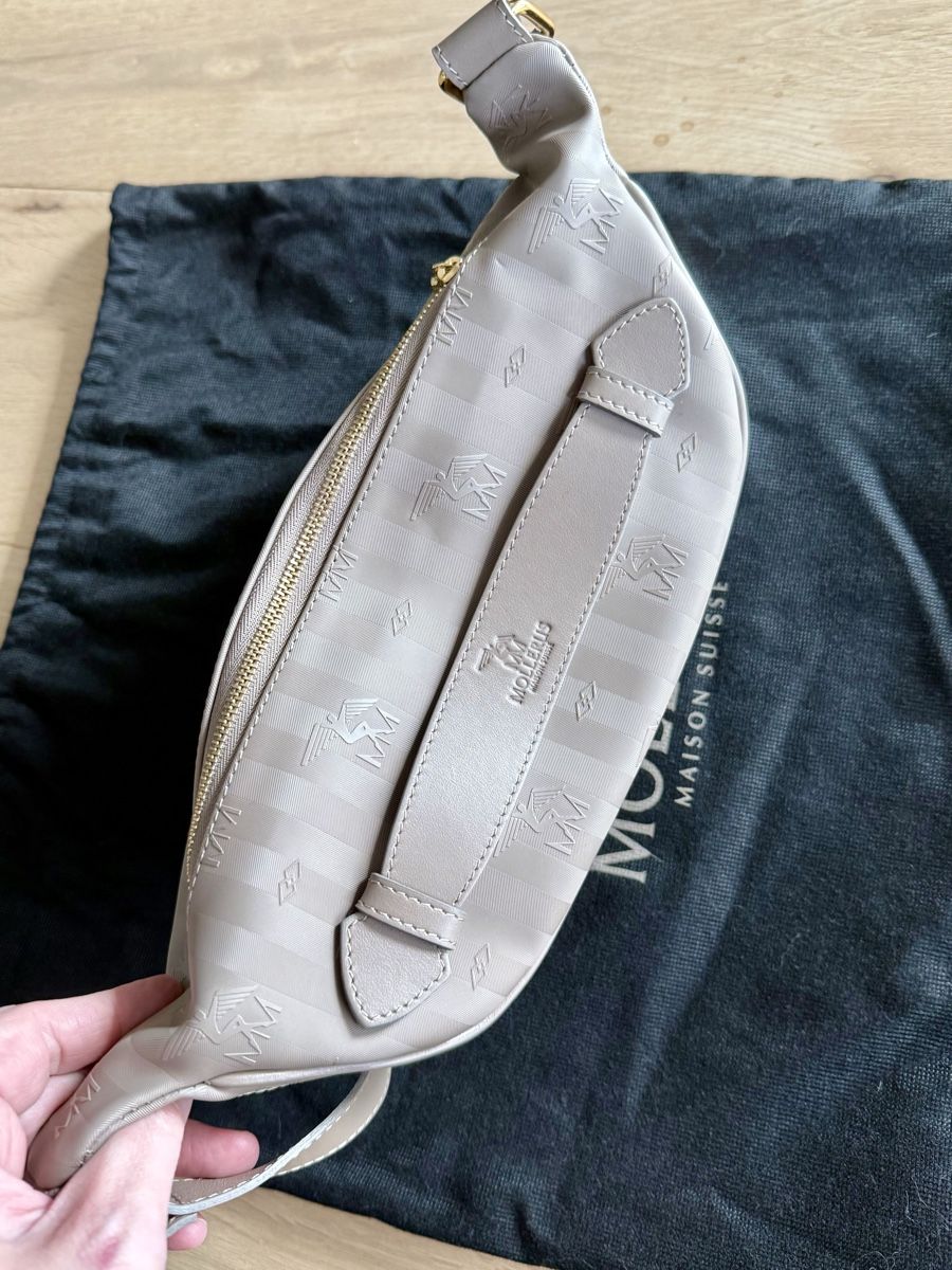 Maison Mollerus Taschen für Damen: Mollerus Gürteltasche taupe grau – Neu (gemäss Beschreibung) aus Jegenstorf von gipsetti 1