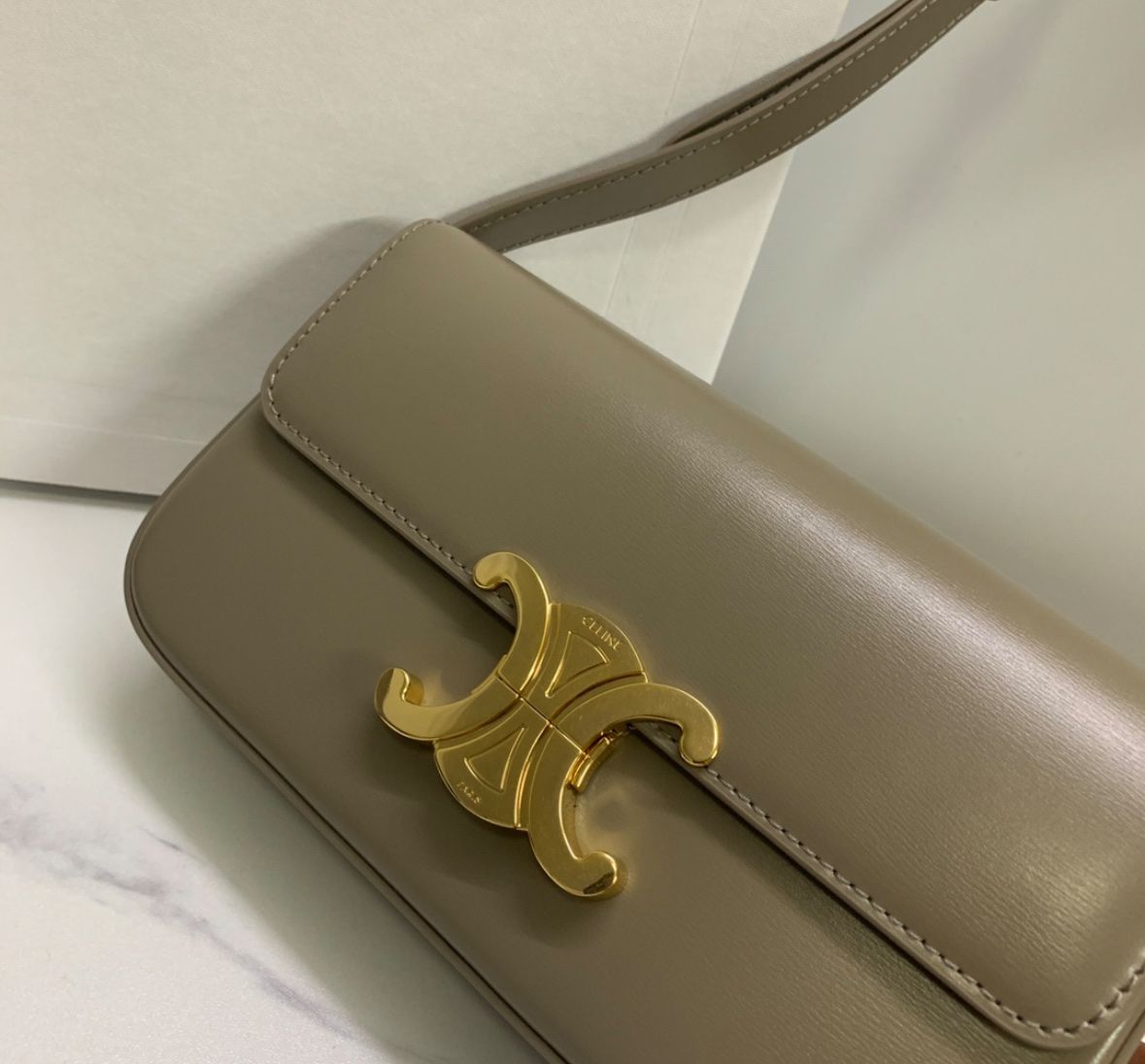 Celine Taschen für Damen: Celine Triomphe bag – Gebraucht aus Claro von  1