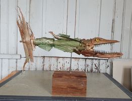 Holzkunst Fisch Skulptur - Einzigartiges Deko-Objekt