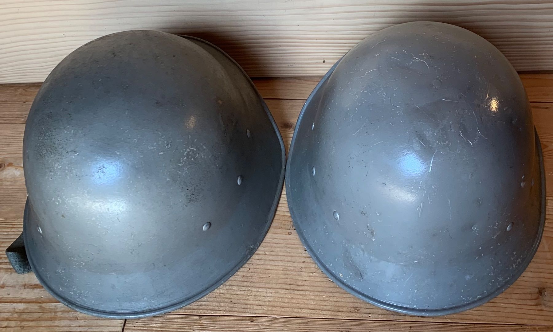 Schweizer Armee Uniformi & Effetti personali: 2 Helme vom Zivilschutz – Usato da Goldingen venduto da Bergler012 3