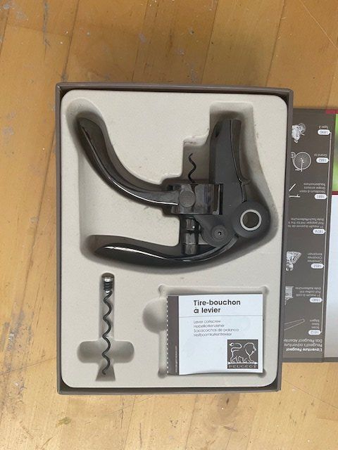 Peugeot Apribottiglie & Tappi per chiusura: Korkenzieher mit Hebel – Usato da Ebikon venduto da Blueairoplane 1