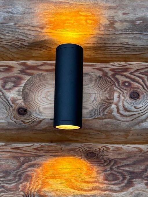 Philips Lampade: 3x Philips Aussenwandleuchte Schwarz – Usato da Küssnacht am Rigi venduto da Duwir