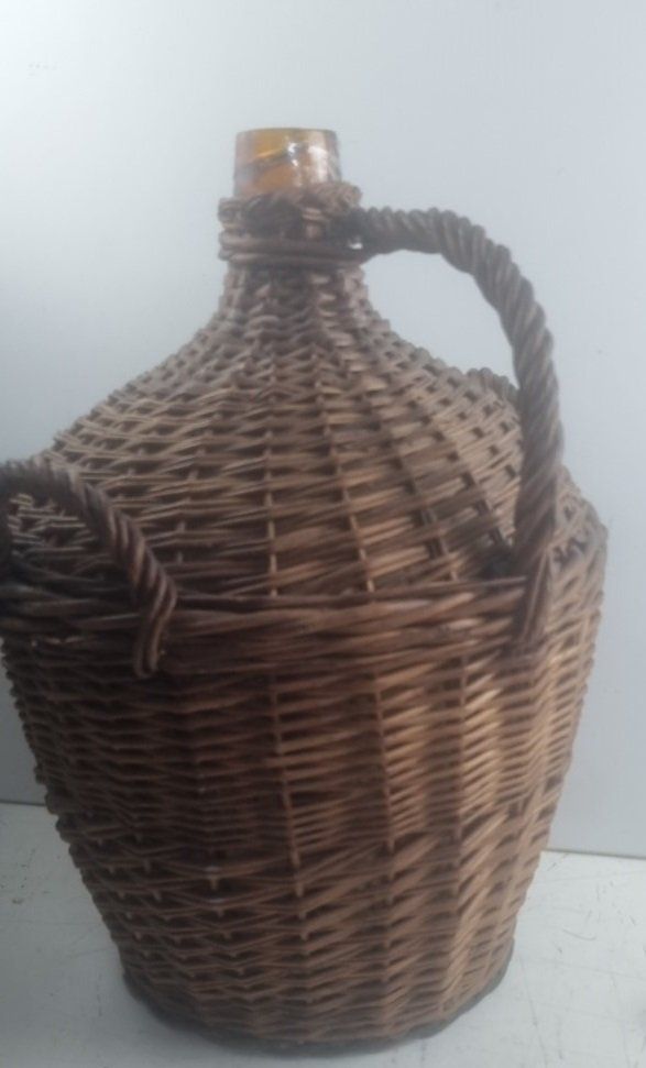 Tutte le decorazioni: Alte Korbflasche als Deko – Usato da Flums venduto da Flumsantik 4