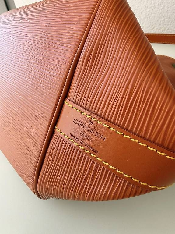 Sacs femmes: Original Louis Vuitton Beuteltasche Leder – D'occasion à Hinwil par mar_7dnn 4