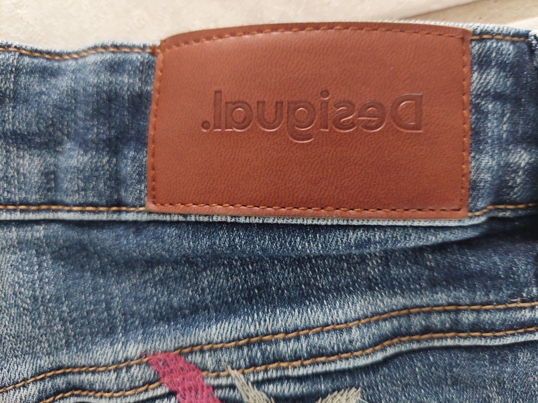 Desigual Jeans: Jeanshose Desigual Gr. 28 – Nuovo (secondo la descrizione) da Wil SG venduto da ram_c5j2 5