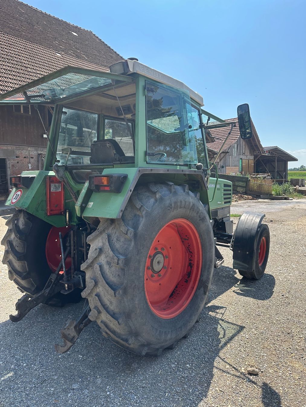 Fendt Tracteurs: Fendt Farmer 304 LS – D'occasion à Treiten par rom_rvf7 1