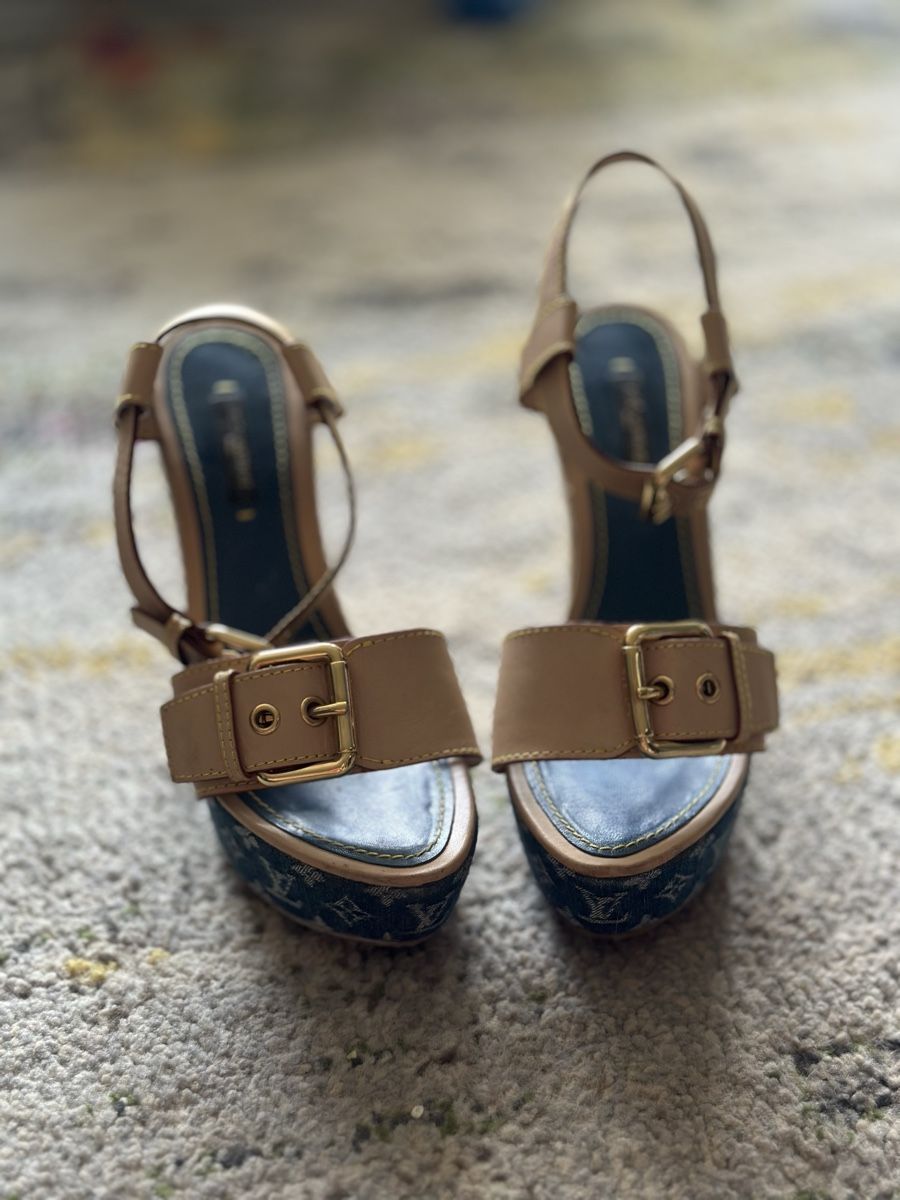Louis Vuitton Chaussures femmes: Louis Vuitton Sandales – D'occasion à Genève par Milana89