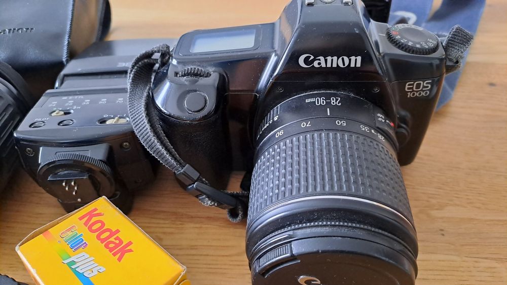 Canon Appareil photo: Canon Spiegelreflex Kamera EOS 1000 analog - Fotoapparat – D'occasion à Speicherschwendi par allowed-crime 2