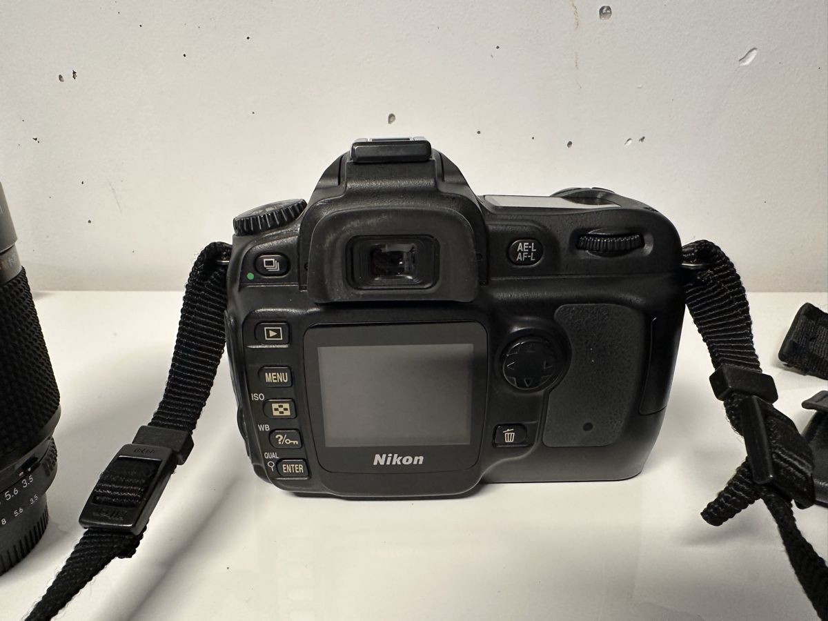 Nikon Fotocamera: Nikon D50 inkl. zwei Objektive – Difettoso da Bättwil venduto da Samuel_Wyss 2