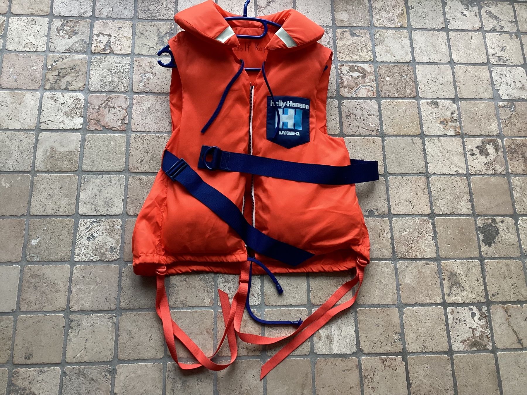 Helly Hansen Giubbotti di salvataggio: Feststoffschwimmweste Helly Hansen, 60-80 kg – Usato da Mörschwil venduto da Monzar