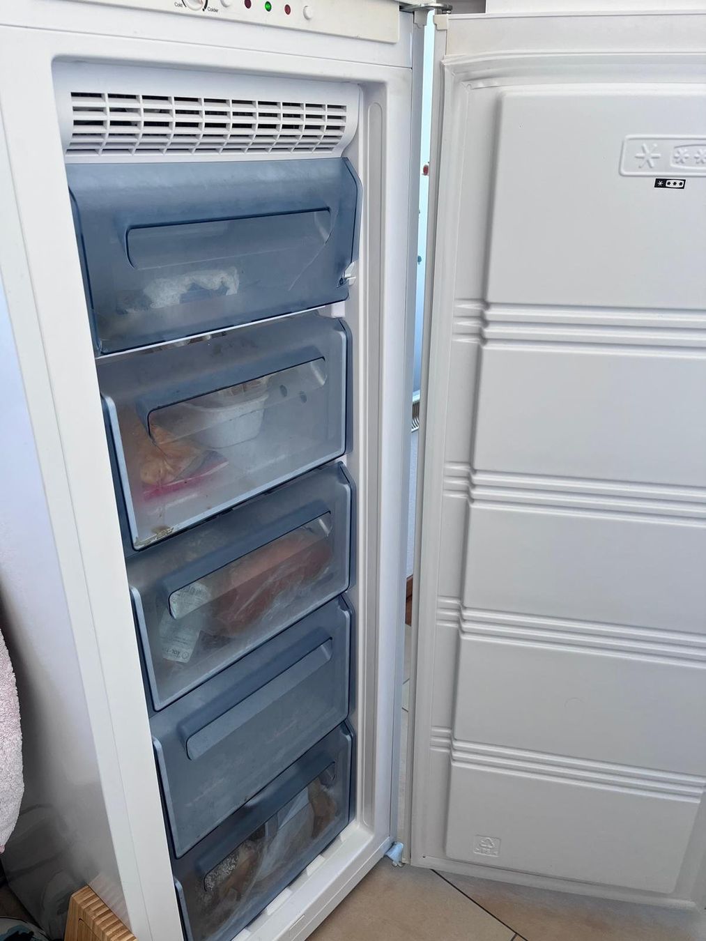Congelatori: Gefrierschrank Kibernetik – Usato da Zürich venduto da Pitschi17 1