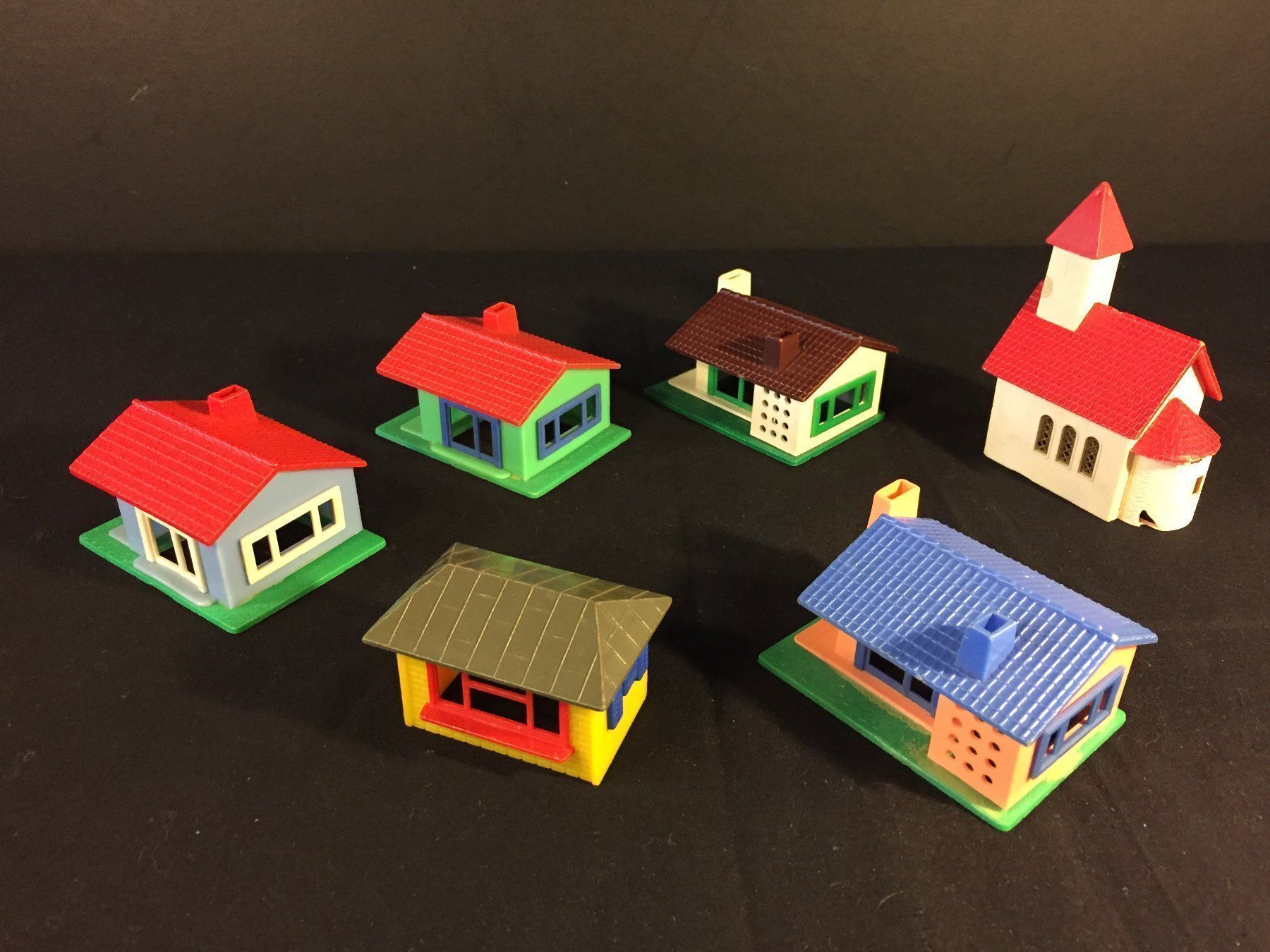 Modelleisenbahnen: Vintage 6 Modelleisenbahnhäuser – Gebraucht aus Schaffhausen von sparzone 1